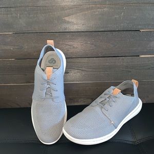 Clarks size 9.5 grey casual dress shoes